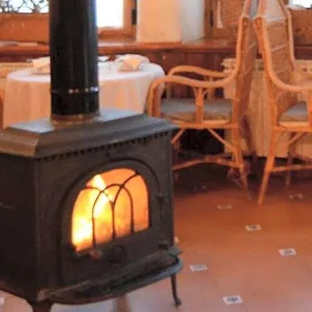 Hotel El Refugio De 3*
